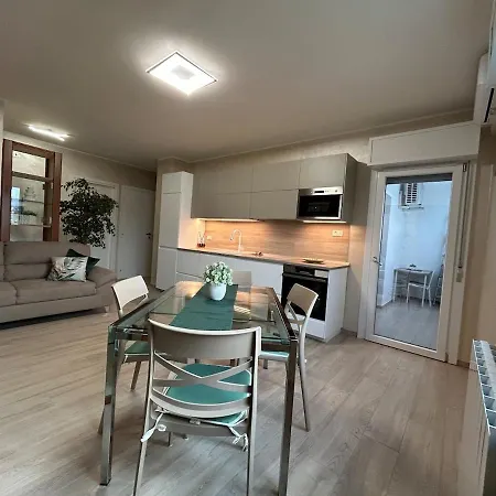 Vista Sul Castello - Con Garage Privato Gratuito Apartamento *